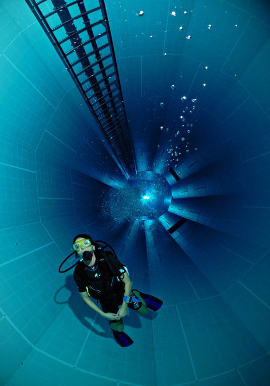 Немо 33 - самый глубокий бассейн в мире самый глубокий бассейн в мире, бассейн Немо 33, nemo 33, подводная искусственная пещера