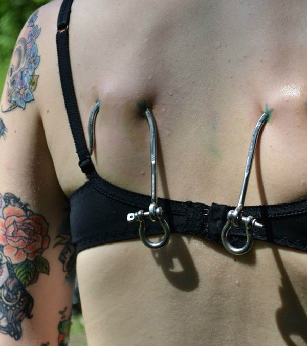 девушка до и после модификаций, пирсинг и татуировки