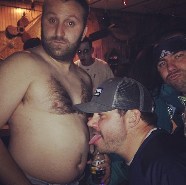 Мужчины и их волосатые «лифчики» #chesthairbikini Instagram, мужчины волосатые «лифчики»