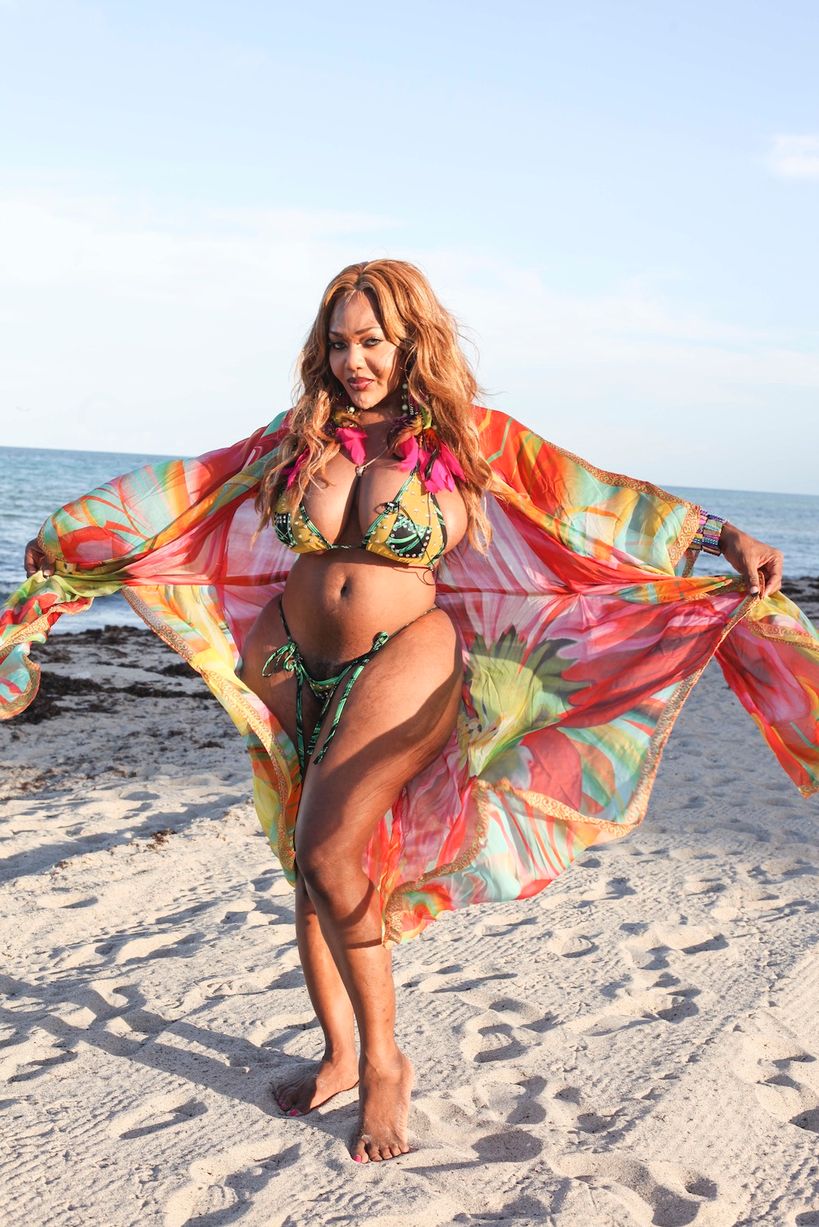 Трансгендер Татьяна Уильямс увеличила свои ягодицы до рекордного размера Татьяна Уильямс Tatiana Williams, транссексуал с полутораметровыми ягодицами