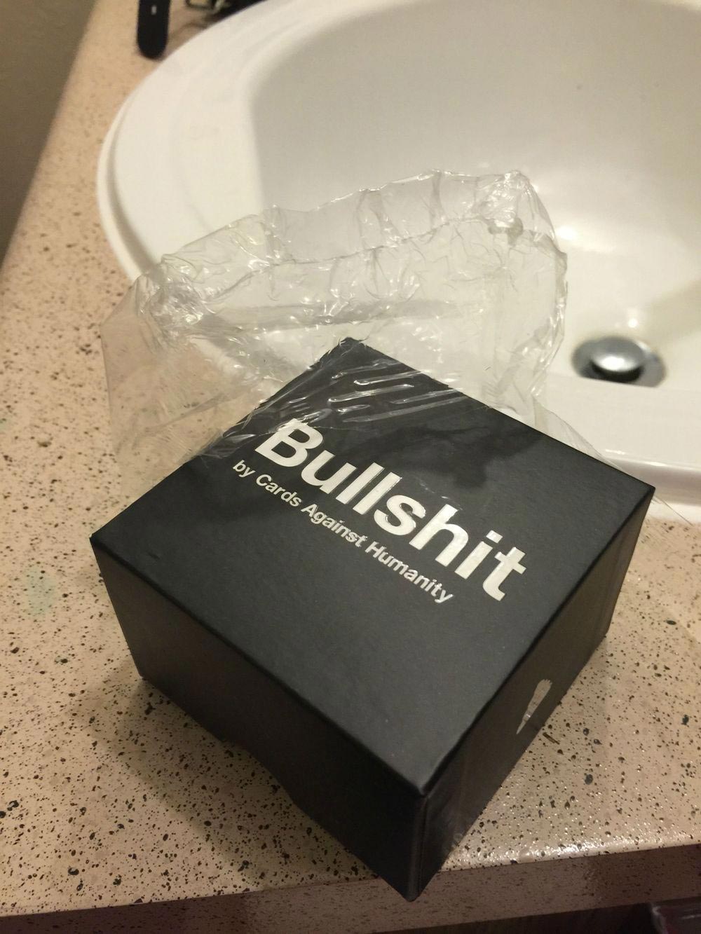 Bullshit Box: давайте посмотрим, что лежит в коробке с какашкой Bullshit Box, что внутри Bullshit Box, анбоксинг Bullshit Box