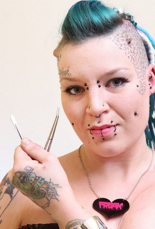 Торз Рейнольдс, Torz Reynolds, срезала татуировку, экс-бойфренд,