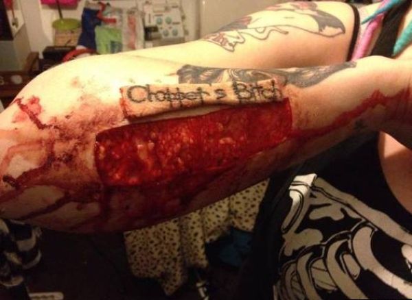 Торз Рейнольдс, Torz Reynolds, срезала татуировку, экс-бойфренд,