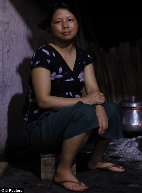 Зионнгхака Чана - самый важный избиратель Индии, у которого 39 жен и 127 детей Зионнгхака Чана, Zionnghaka Chana, самый важный избиратель Индии, имеет 39 жен и 127 детей, стокомнатный дом,100-комнатный дом