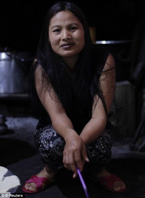 Зионнгхака Чана - самый важный избиратель Индии, у которого 39 жен и 127 детей Зионнгхака Чана, Zionnghaka Chana, самый важный избиратель Индии, имеет 39 жен и 127 детей, стокомнатный дом,100-комнатный дом