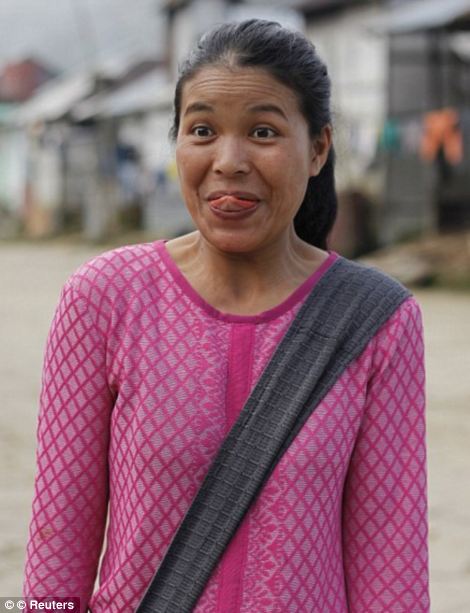 Зионнгхака Чана - самый важный избиратель Индии, у которого 39 жен и 127 детей Зионнгхака Чана, Zionnghaka Chana, самый важный избиратель Индии, имеет 39 жен и 127 детей, стокомнатный дом,100-комнатный дом