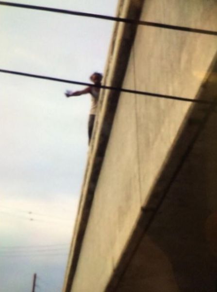 Самоубийство - отличный повод для общей фотографии Самоубийство , самоубийство, селфи, фото на фоне самоубийства