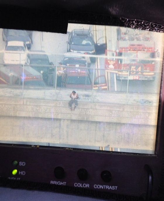 Самоубийство - отличный повод для общей фотографии Самоубийство , самоубийство, селфи, фото на фоне самоубийства