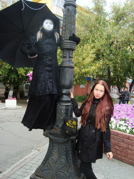 девушка до и после модификаций, пирсинг и татуировки