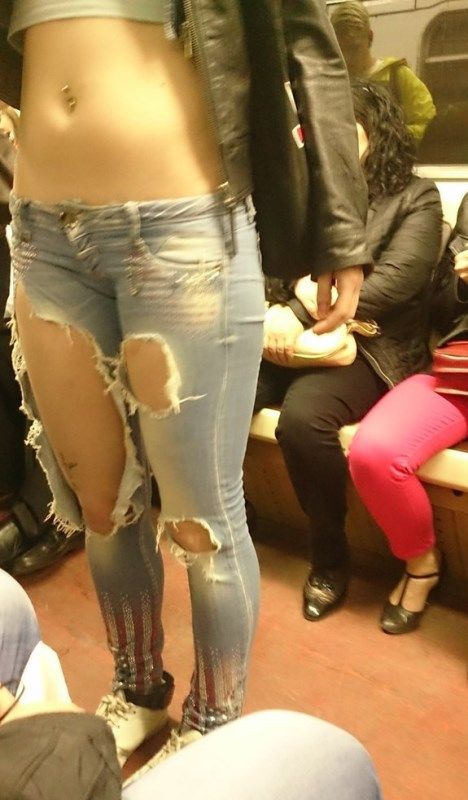 Горе-модники на улицах города, фрики