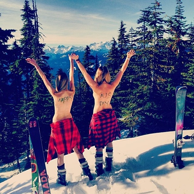 The Topless Tour Instagram, Топлесс- тур Инстаграм