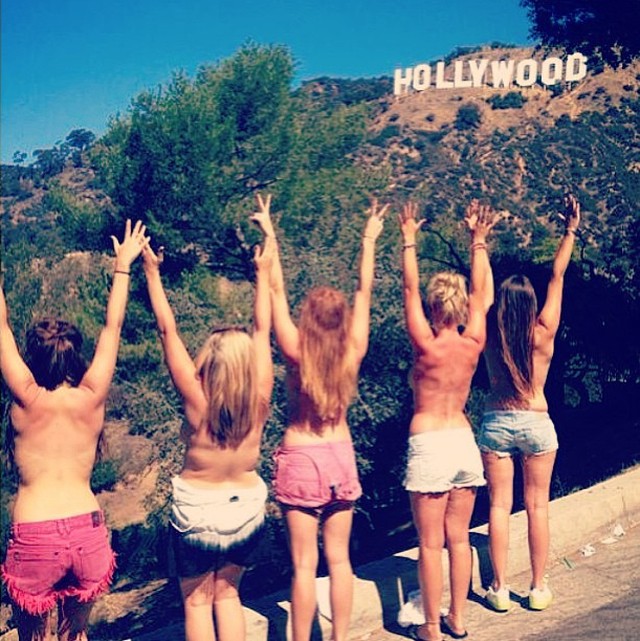 The Topless Tour Instagram, Топлесс- тур Инстаграм