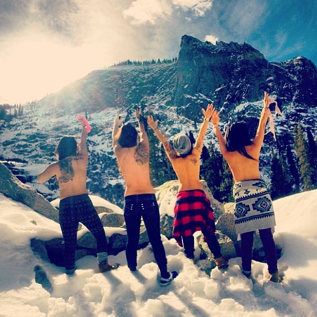 The Topless Tour Instagram, Топлесс- тур Инстаграм