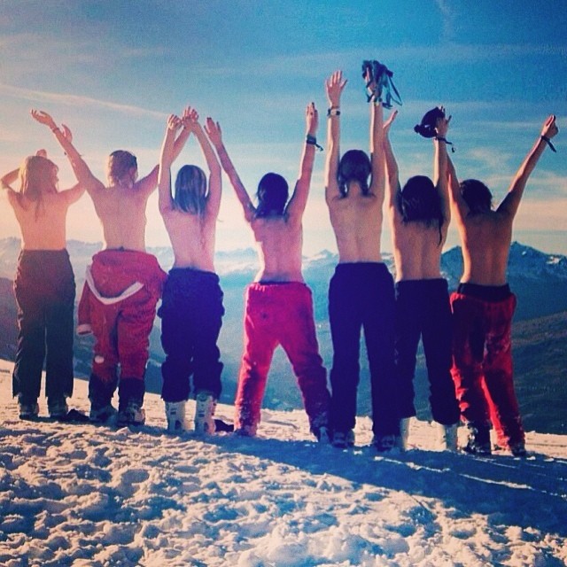 The Topless Tour Instagram, Топлесс- тур Инстаграм