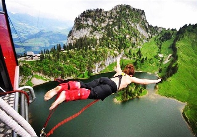 The Topless Tour Instagram, Топлесс- тур Инстаграм