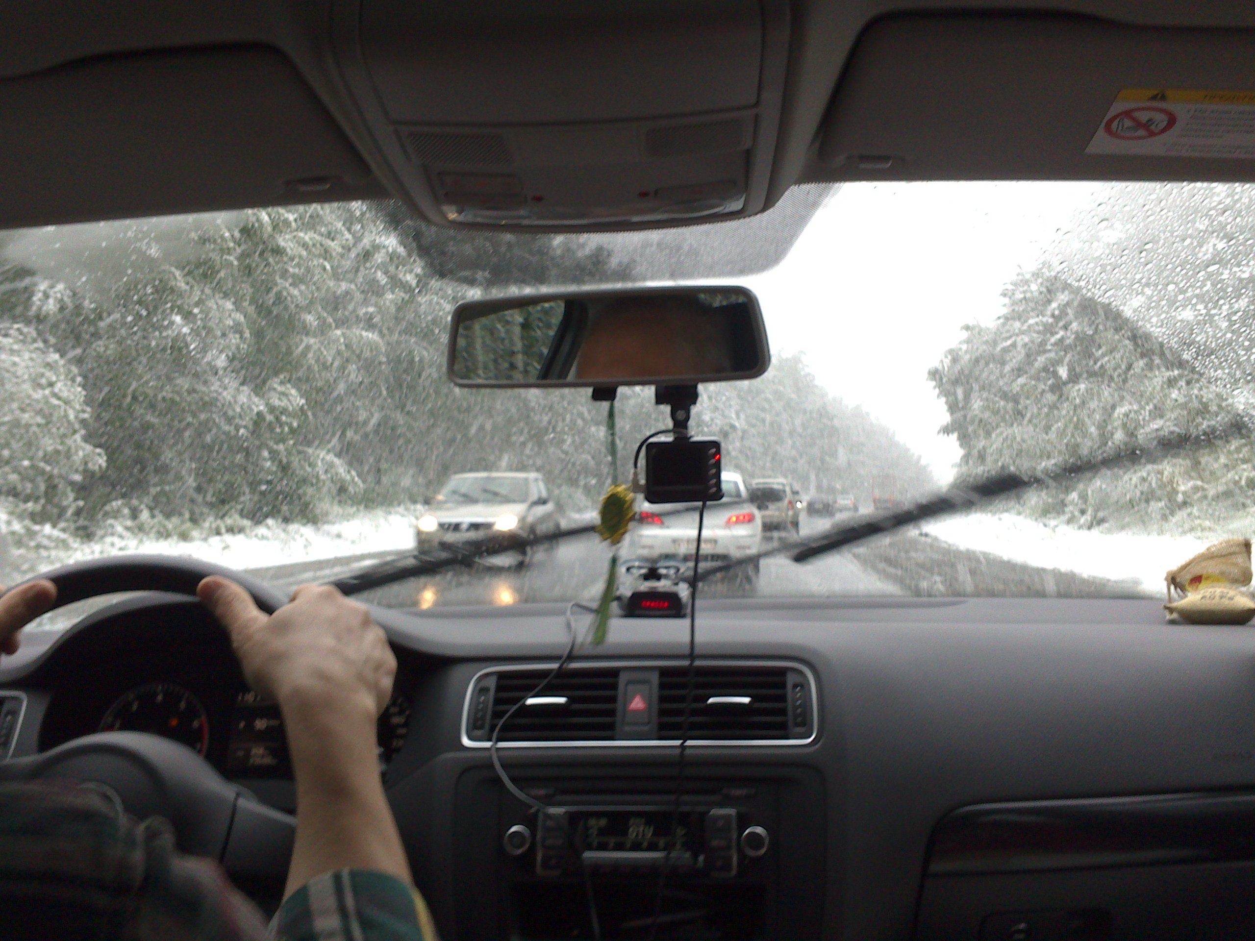 снег в челябинске, 12 июля снег сатка златоуст, снег летом