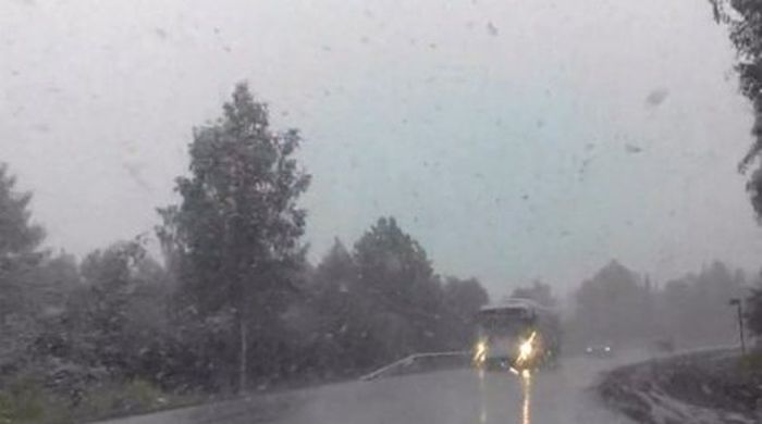 снег в челябинске, 12 июля снег сатка златоуст, снег летом