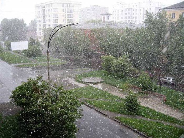 снег в челябинске, 12 июля снег сатка златоуст, снег летом