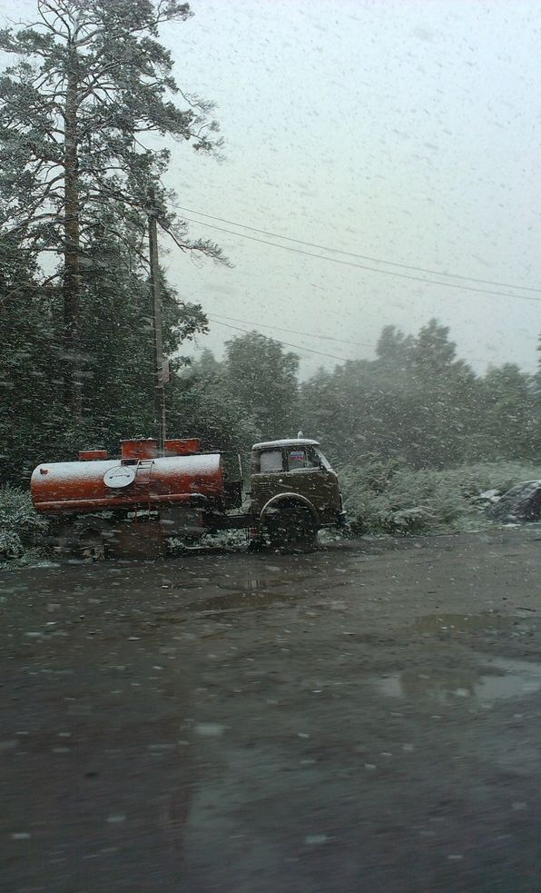 снег в челябинске, 12 июля снег сатка златоуст, снег летом