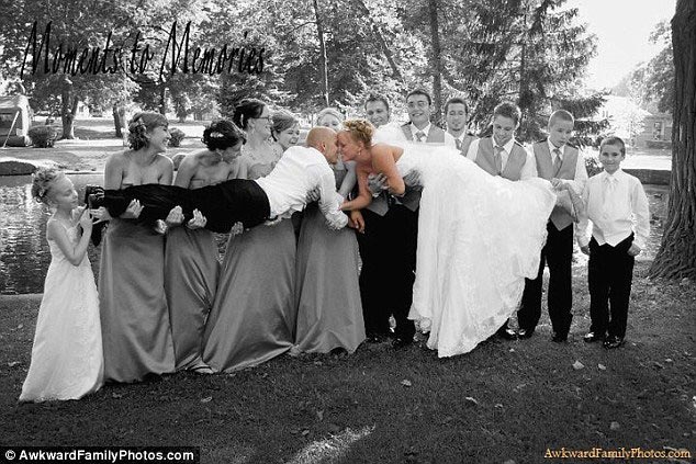 неловкие свадебные поцелуи, самые свадебные поцелуи, странные свадебные поцелуи