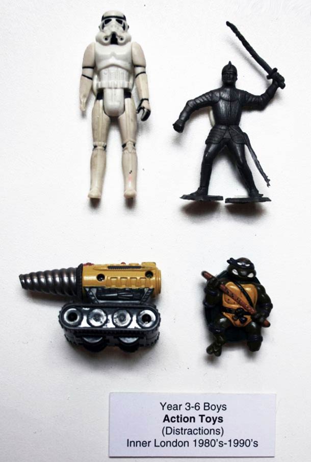 Выставка, конфискованые предметы у учеников, за 30 лет, Confiscation Cabinets