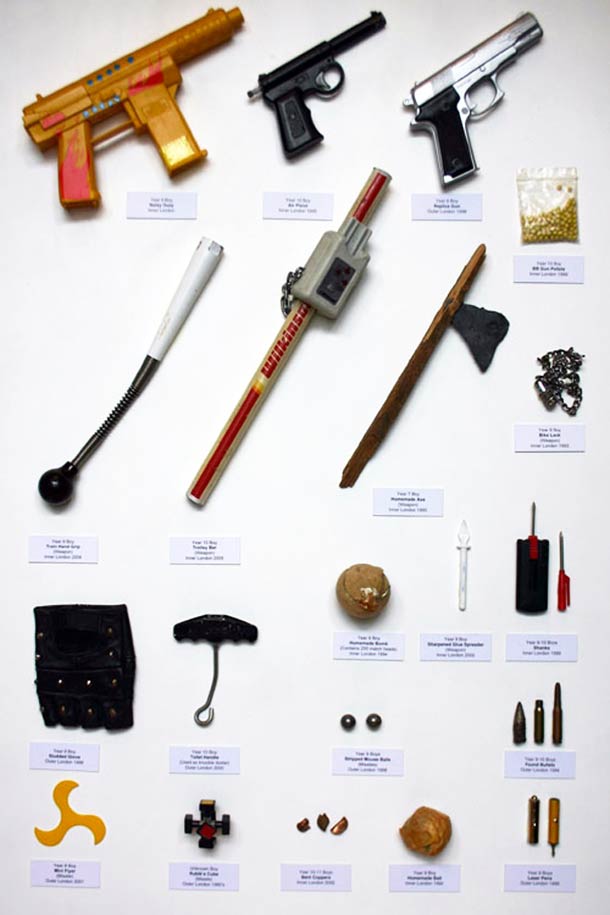 Выставка, конфискованые предметы у учеников, за 30 лет, Confiscation Cabinets