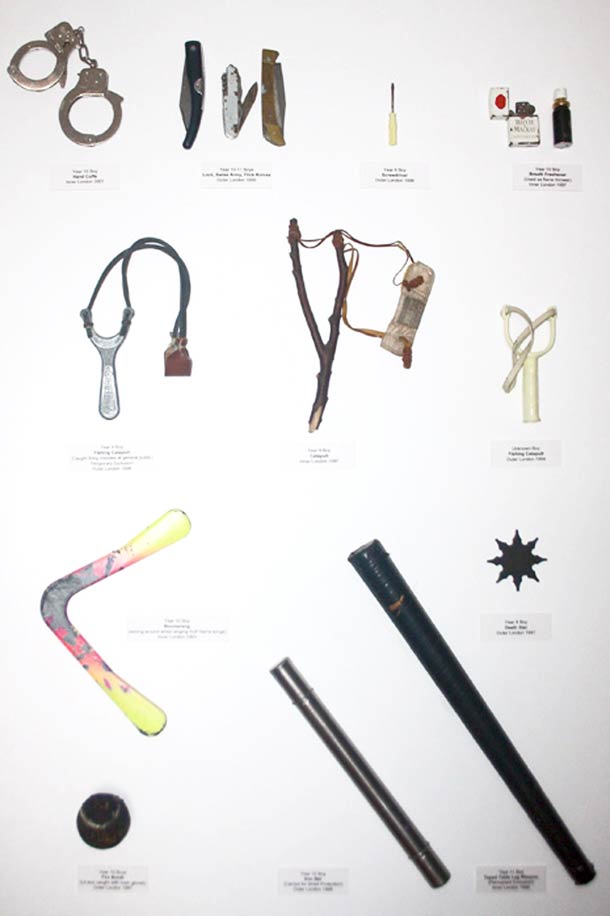 Выставка, конфискованые предметы у учеников, за 30 лет, Confiscation Cabinets