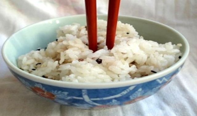 Необычные,традиции, особенности ,застольный этикет, разных стран