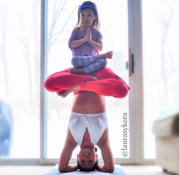Очаровательные уроки йоги мамы с 4-летней дочкой, покорившие Instagram Уроки йоги с дочкой, уроки йоги в Instagram, Лора Касперзак, Laura Kasperzak