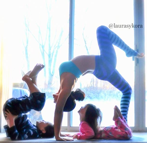 Очаровательные уроки йоги мамы с 4-летней дочкой, покорившие Instagram Уроки йоги с дочкой, уроки йоги в Instagram, Лора Касперзак, Laura Kasperzak