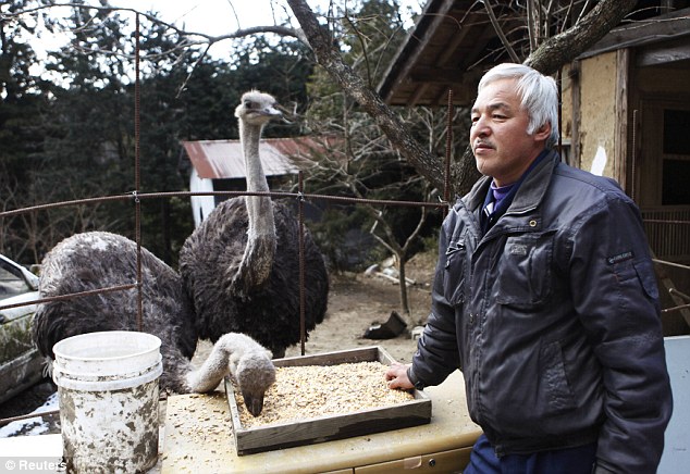 единственный житель Томиока,  радиоактивный человек, Наото Мацумура Naoto Matsumura