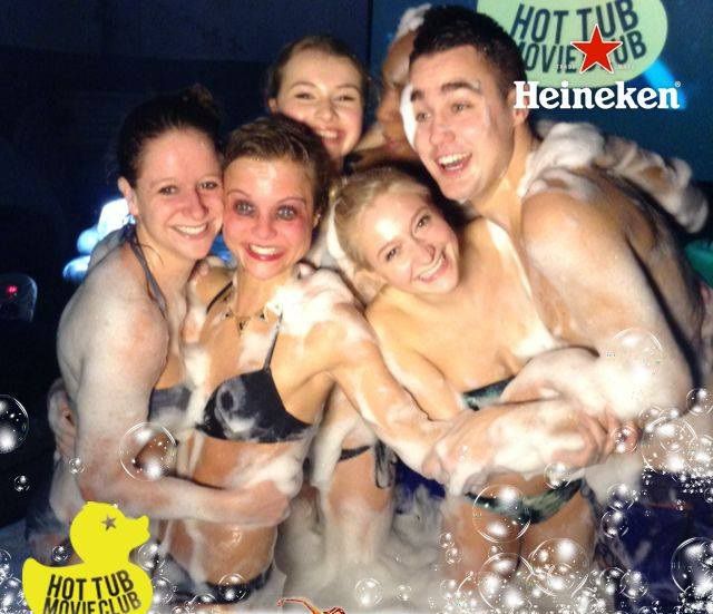 Hot tub movie club, киноклуб с джакузи в Амстердаме, кино в джакузи
