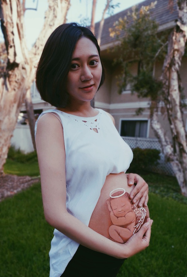 китаянка рисует на животе, беременная рисует на животе, Ло Цяньси  Luo Qianxi