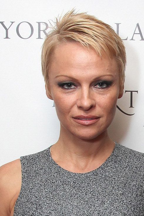 Повседневный макияж голливудских звезд против их же агрессивного макияжа Повседневный макияж против агрессивного макияжа, агрессивный макияж знаменитостей, боевая раскраска знаменитостей макияж, звезды в обычной жизни и на публике