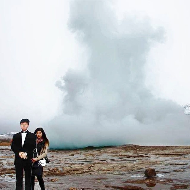 дочь с картонной фигурой отца, девушка путешествие отец из картона, путешествует по миру с картонной фигурой, Джинны Янг, Jinna Yang