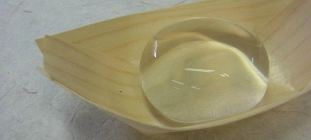 Рисовый торт Shingen Mochi, Шинген Моти, пирожное Mizu, капля воды в тарелке торт