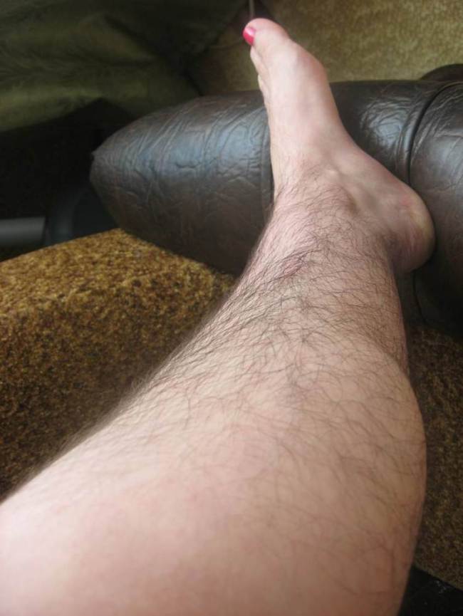 Hairy Legs Club, волосатые женские ноги, небритые ноги, клуб волосатых ног