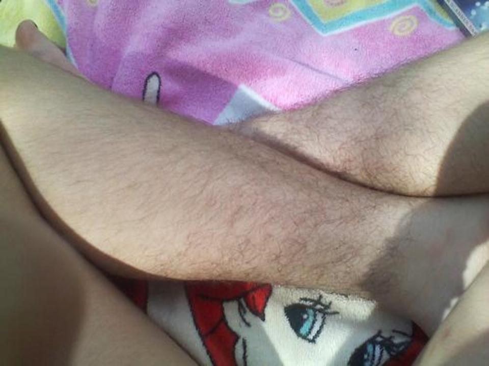 Hairy Legs Club, волосатые женские ноги, небритые ноги, клуб волосатых ног
