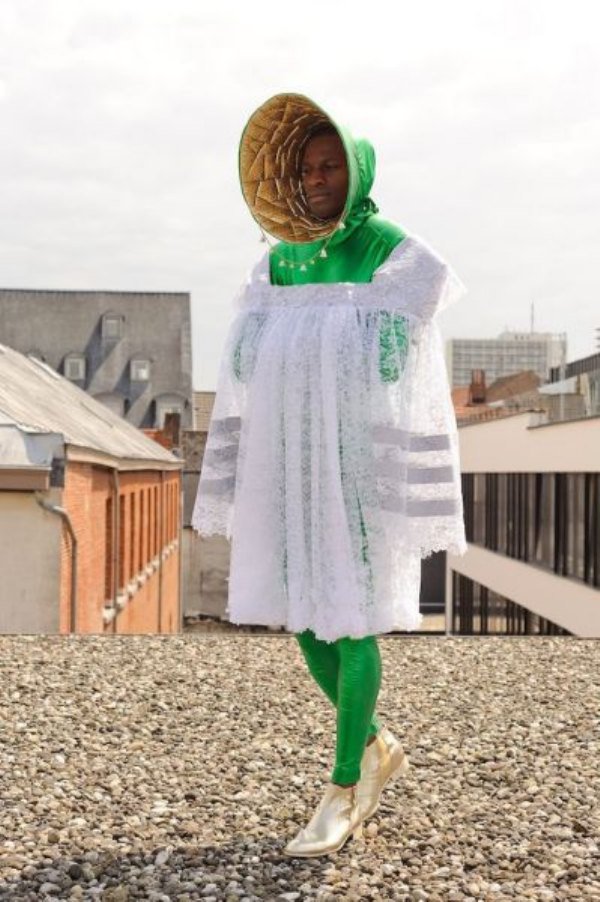 горе-модники, чудаки на улицах города, нелепые наряды