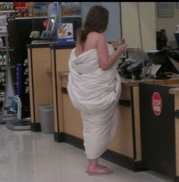 горе-модники, чудаки на улицах города, нелепые наряды