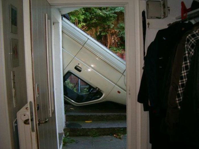 Люди которым не повезло,  был плохой день, неудачный день