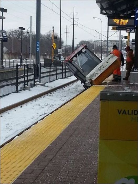 Люди которым не повезло,  был плохой день, неудачный день