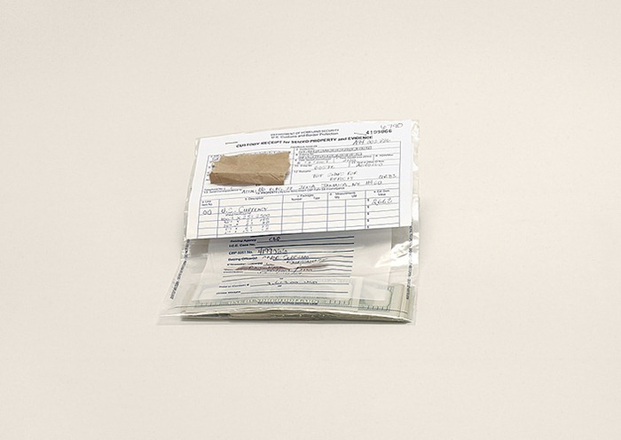 Проект Проект Контрабанда, фотограф Тарин Саймон, Taryn Simon, вещи задержанные на таможне