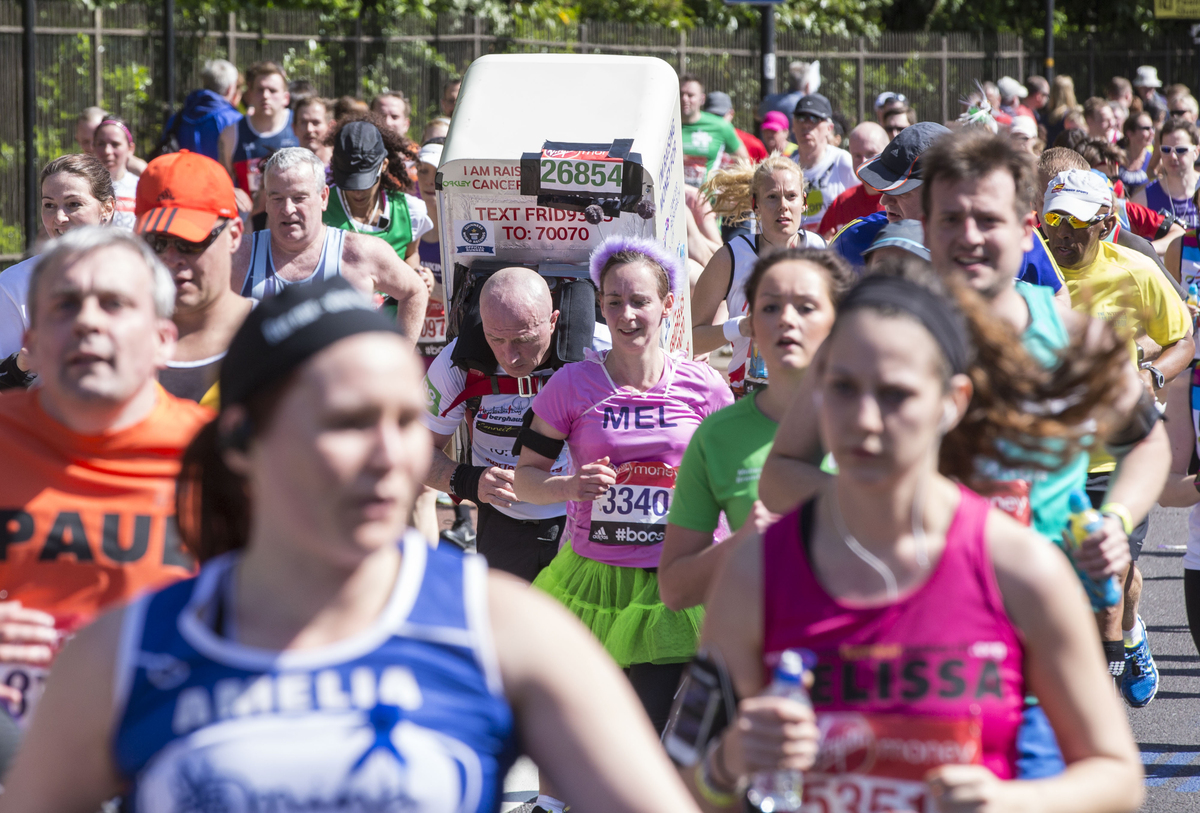 Самые забавные костюмы Лондонского марафона 2014 Лондонский марафон 2014, London Marathon, костюмы лондонского марафона