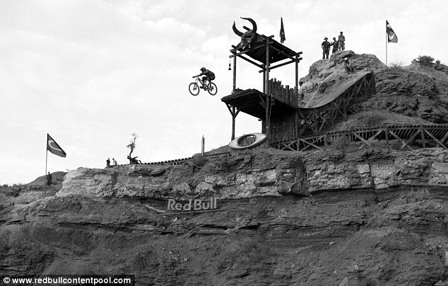 Спуск с горы на велосипеде, Джефф Гулевич, Geoff Gulevich, экстремал, экстремальный спуск Джефф Гулевич