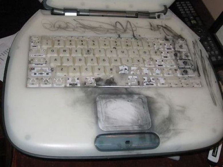 дети шалят, уничтожено детьми, маленькие хулиганы