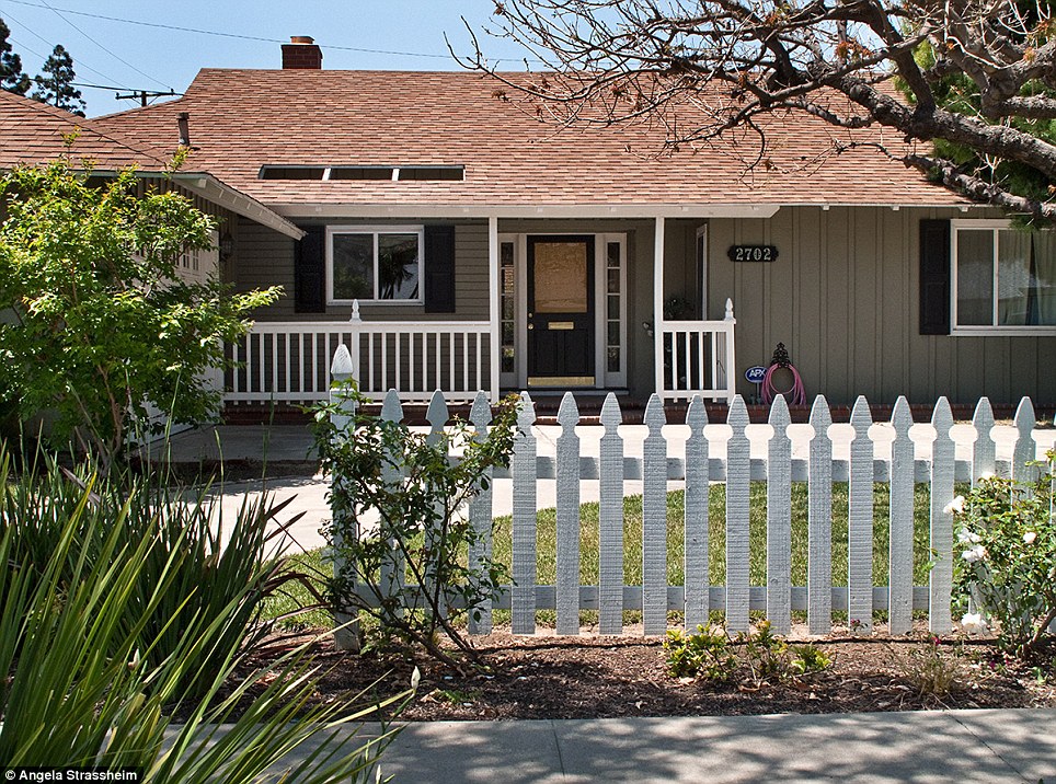 Светящиеся следы крови, Анжела Страссхайм, Angela Strassheim, фотограф криминалист