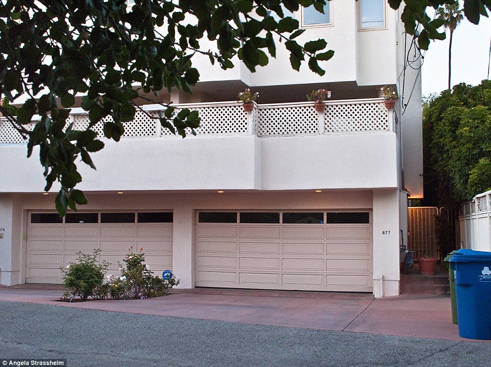 Светящиеся следы крови, Анжела Страссхайм, Angela Strassheim, фотограф криминалист