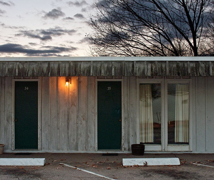 Светящиеся следы крови, Анжела Страссхайм, Angela Strassheim, фотограф криминалист