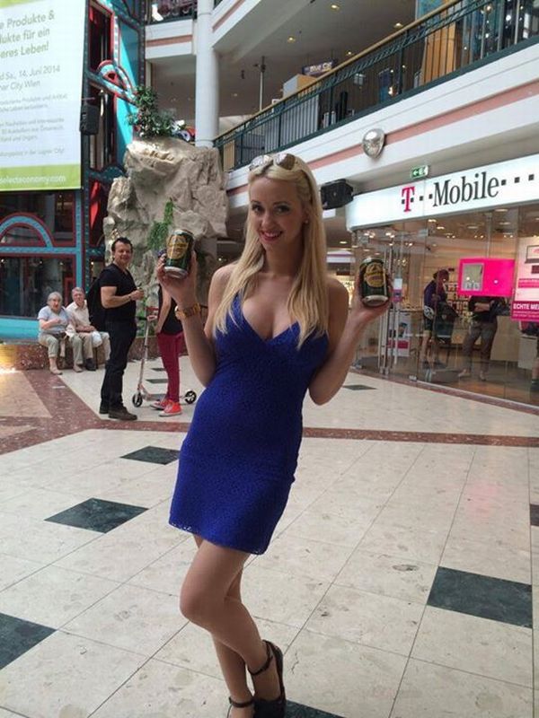 Кэти Шмиц вышла замуж за Рихарда Люнгера, модель вышла замуж за 81-летнего старика, Рихард Люгнер женился на Кэти Шмиц